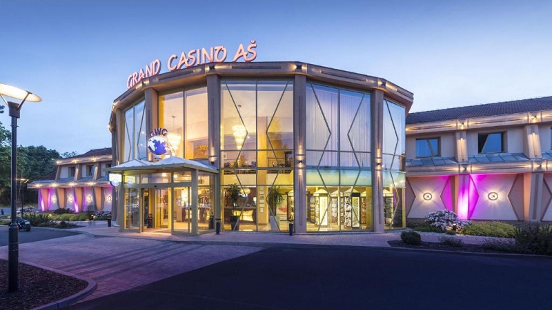 Grand Casino v Aši