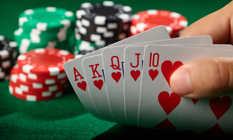 Jaké jsou postupky v pokeru